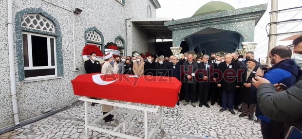 Eski İçişleri Bakanı Güneş toprağa verildi
