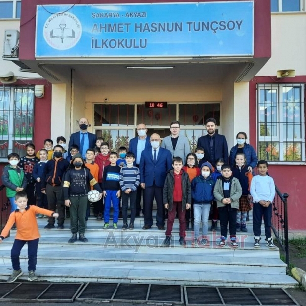 Ahmet Hasnun Tunçsoy İlkokulu'nu ziyaret ettiler