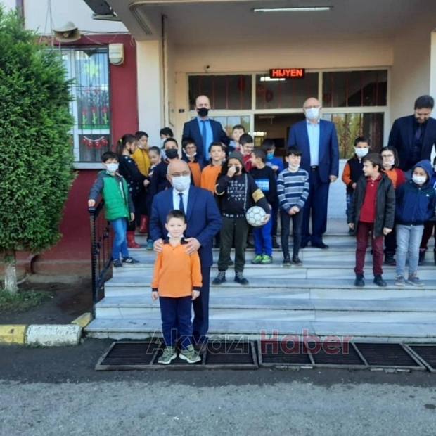 Ahmet Hasnun Tunçsoy İlkokulu'nu ziyaret ettiler
