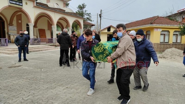 Minik Ecrin toprağa verildi