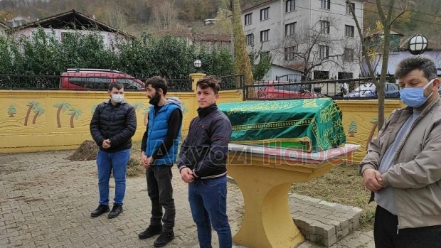 Minik Ecrin toprağa verildi