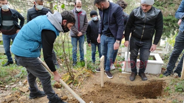 Minik Ecrin toprağa verildi