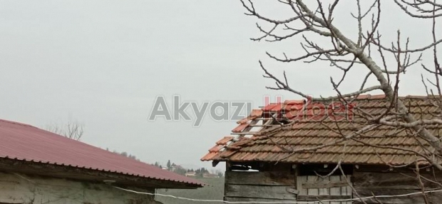Fırtına Akyazı'yı vurdu