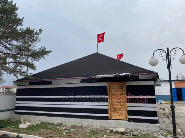 Akyazı Belediyesi otağ çadırı kurdu