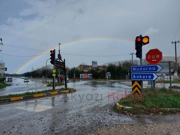 Akyazı'da gökkuşağı sürprizi