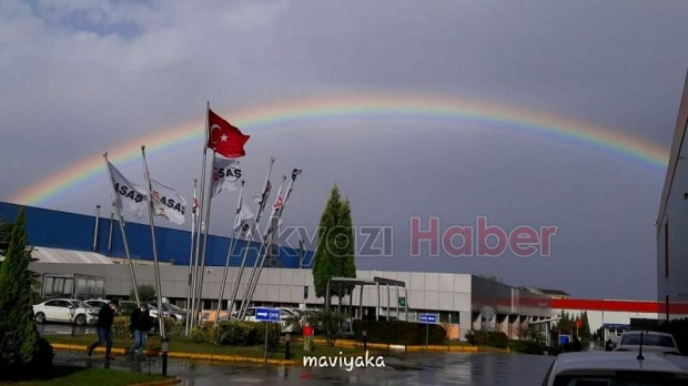 Akyazı'da gökkuşağı sürprizi