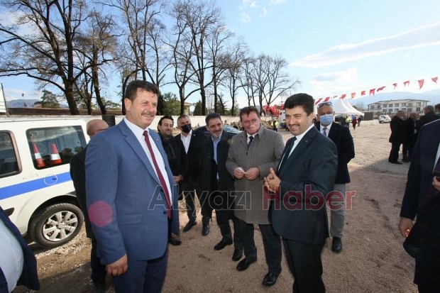 Akyazı Spor Kompleksi'nin temeli atıldı