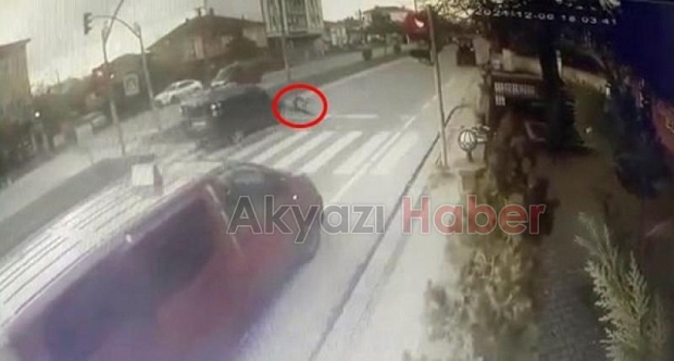 Aracın çarptığı çocuk hiçbir şey olmamış gibi kalkıp yürüdü
