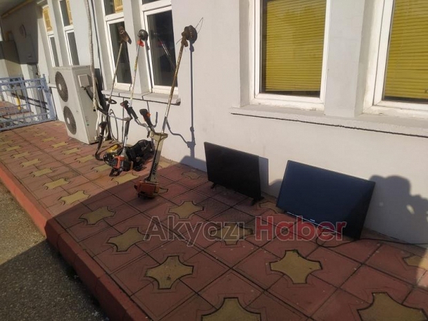Komşularını soyan hırsızlar yakalandı