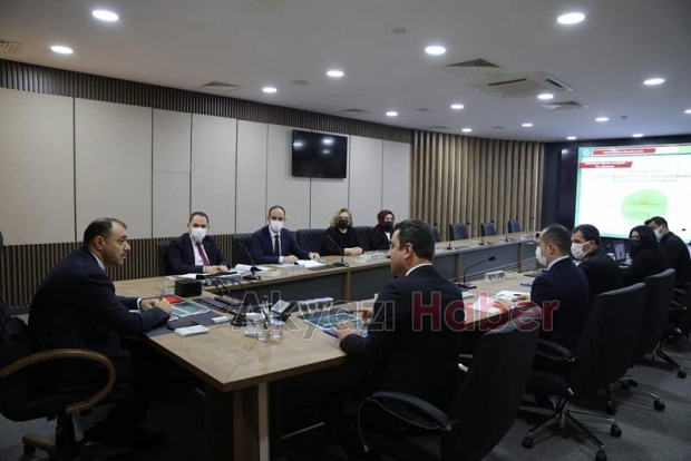 Valilikte eğitim zirvesi