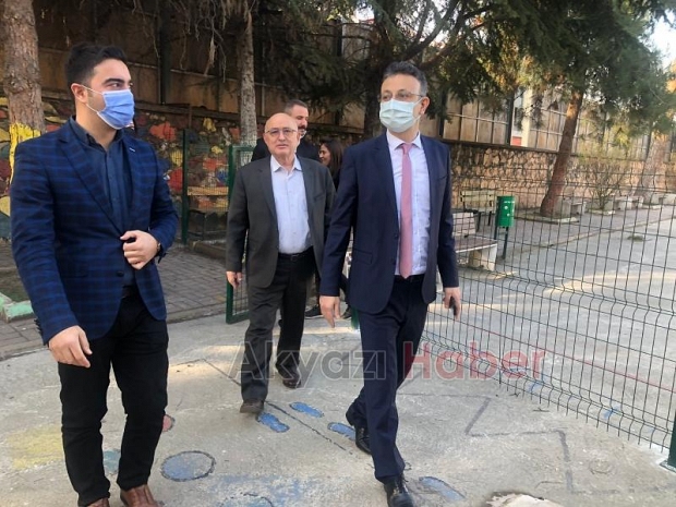 Akyazı E-Sınav Merkezinde inceleme yaptılar