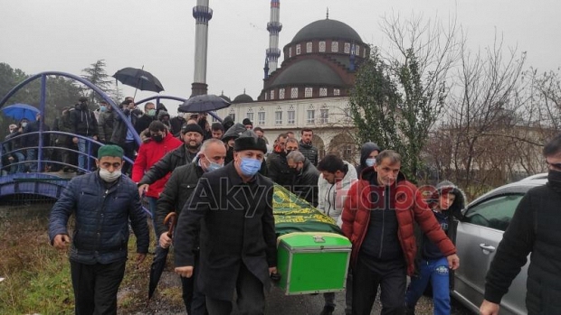 Mustafa Selçuk Defnedildi.