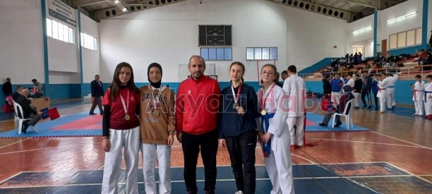 Liseler arası karate turnuvasında ilçemizi gururlandırdılar