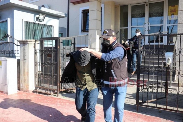 İstanbul’dan gelip kuyumcuları dolandırdılar