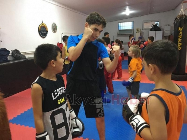 Akyazı İlçe Spor Müdürlüğü'nde yeni yıl açıklaması