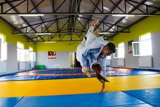 Akyazı İlçe Spor Müdürlüğü'nde yeni yıl açıklaması