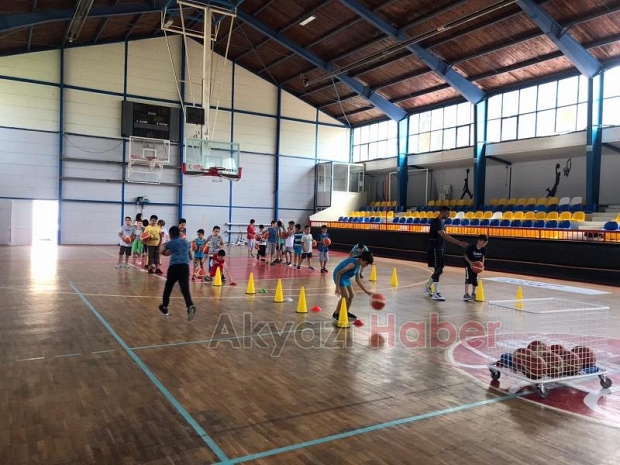 Akyazı İlçe Spor Müdürlüğü'nde yeni yıl açıklaması