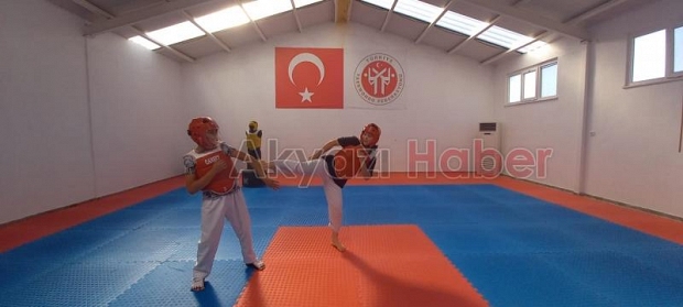 Akyazı İlçe Spor Müdürlüğü'nde yeni yıl açıklaması