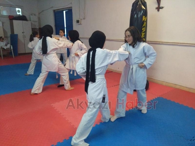 Akyazı İlçe Spor Müdürlüğü'nde yeni yıl açıklaması