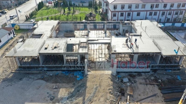 Akyazı Spor Kompleksi'nin ilk kat kaba inşaatı tamamlandı