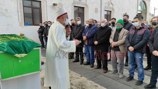 Minnet Rençber Defnedildi.