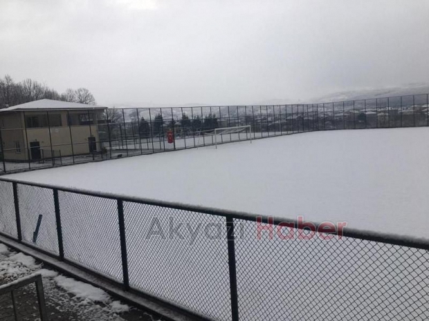Saha karla kaplandı maç Erenler'e alındı