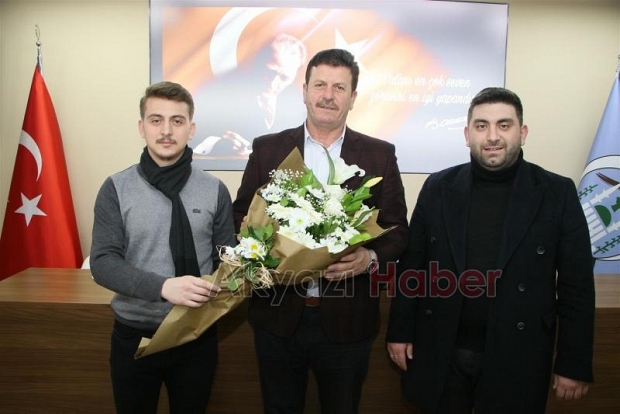 Geleceğimiz olan gençler için çalışıyoruz
