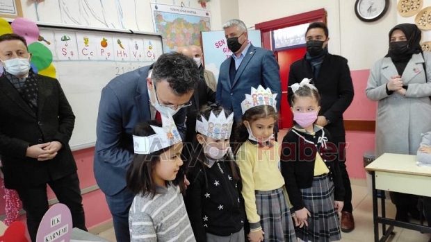 Akyazı'da karne heyecanı