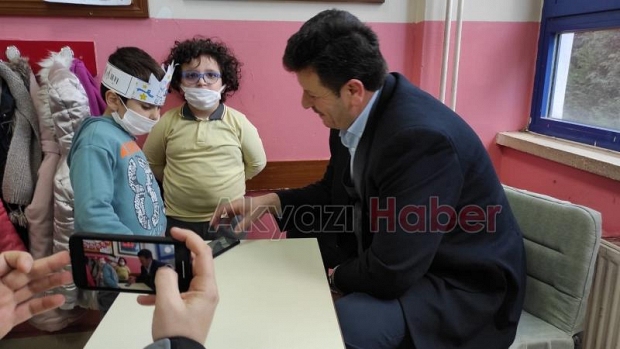 Akyazı'da karne heyecanı