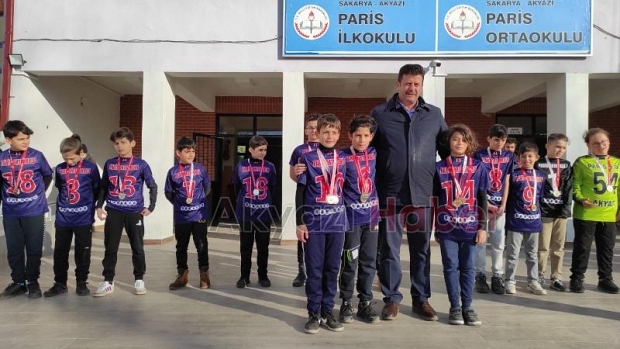 Akyazı'da karne heyecanı