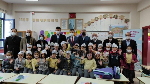 Akyazı'da karne heyecanı
