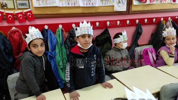 Akyazı'da karne heyecanı