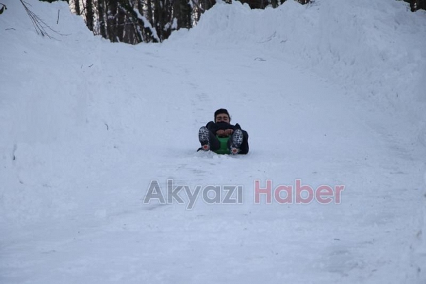 Akyazı Belediyesi kızak şenliği düzenliyor