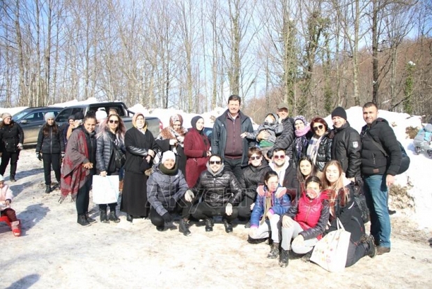Akyazı'da Uludağ'ı aratmayan kar şenliği