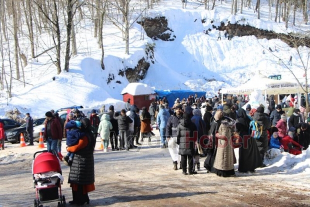 Akyazı'da Uludağ'ı aratmayan kar şenliği