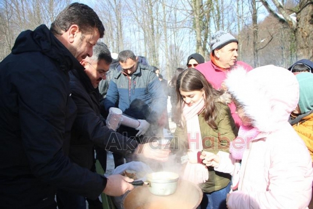 Akyazı'da Uludağ'ı aratmayan kar şenliği
