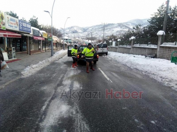 Kar kalınlığı 2 metreyi buldu, onlar hiç durmadı