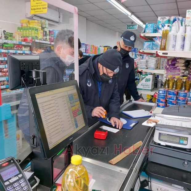 Akyazı'da fahiş fiyat ve etiket denetimi