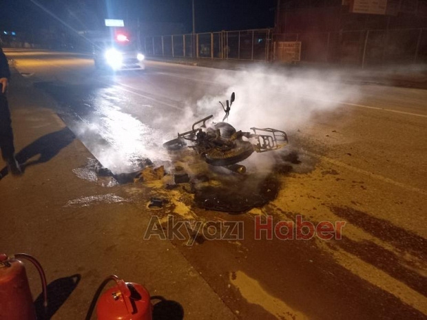 Çevirmeye takıldı kızıp motorunu yaktı