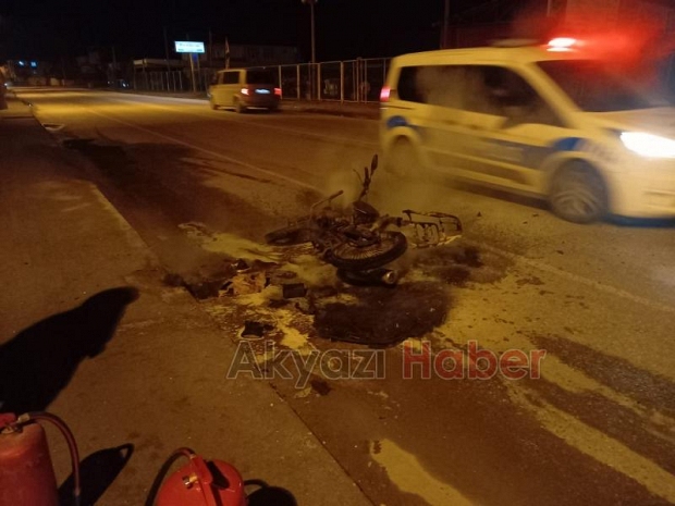 Çevirmeye takıldı kızıp motorunu yaktı