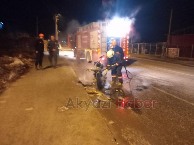 Çevirmeye takıldı kızıp motorunu yaktı