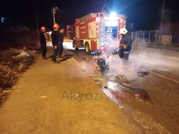 Çevirmeye takıldı kızıp motorunu yaktı