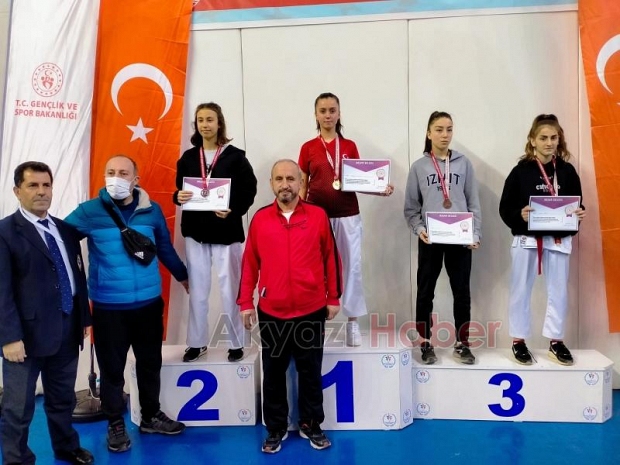 Akyazılı karatecilerden 4 madalya