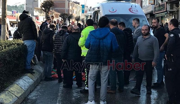 Akyazı çarşı içinde kaza: 1 yaralı
