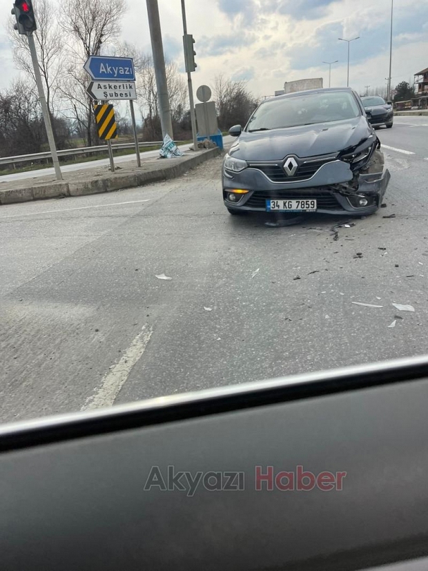 D-100'de otomobiller çarpıştı