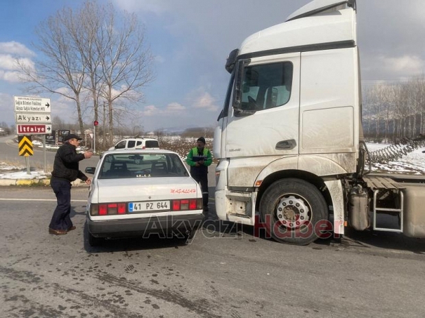 Küçücek Kavşağında tanker ile otomobil çarpıştı