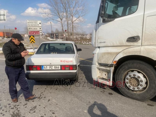 Küçücek Kavşağında tanker ile otomobil çarpıştı