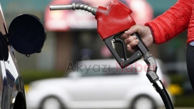Benzin ve motorinde bir indirim daha