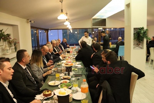 Gelecek Partisi Genel Başkan Yardımcısı Akyazı'ya geldi