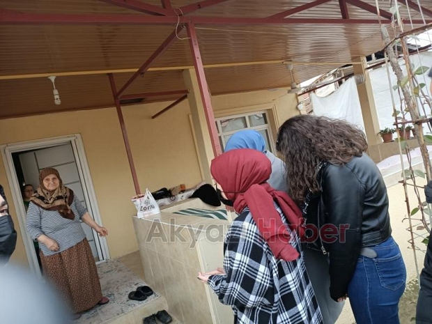 Akyazı KYK öğrencilerinden yaşlılara ziyaret
